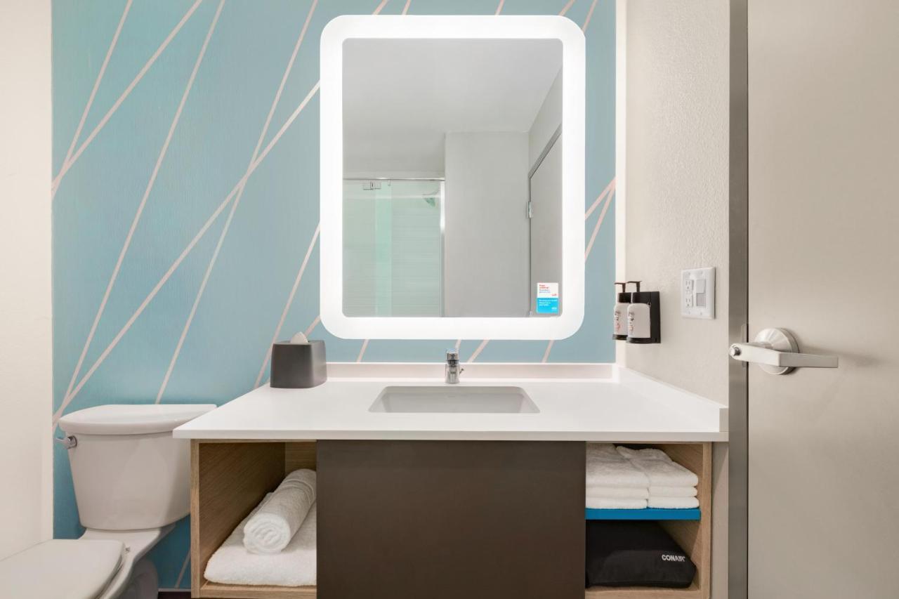 Avid Hotel - Toronto - Vaughan Southwest By Ihg ภายนอก รูปภาพ